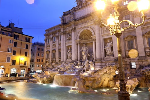 Fendi restauriert Trevi-Brunnen in Rom