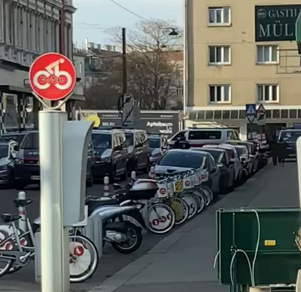 Corona-Party am Yppenplatz