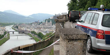 Sturz über Balustrade