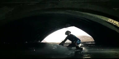 160720_WakeboardSheffield.Standbild001.jpg