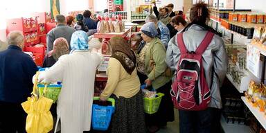 Wiens Sozialm&auml;rkte k&auml;mpfen mit Lebensmittelengp&auml;ssen