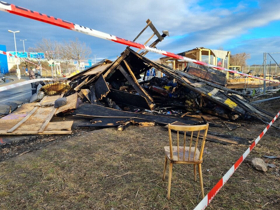 Brand bei besetzter Lobau-Baustelle