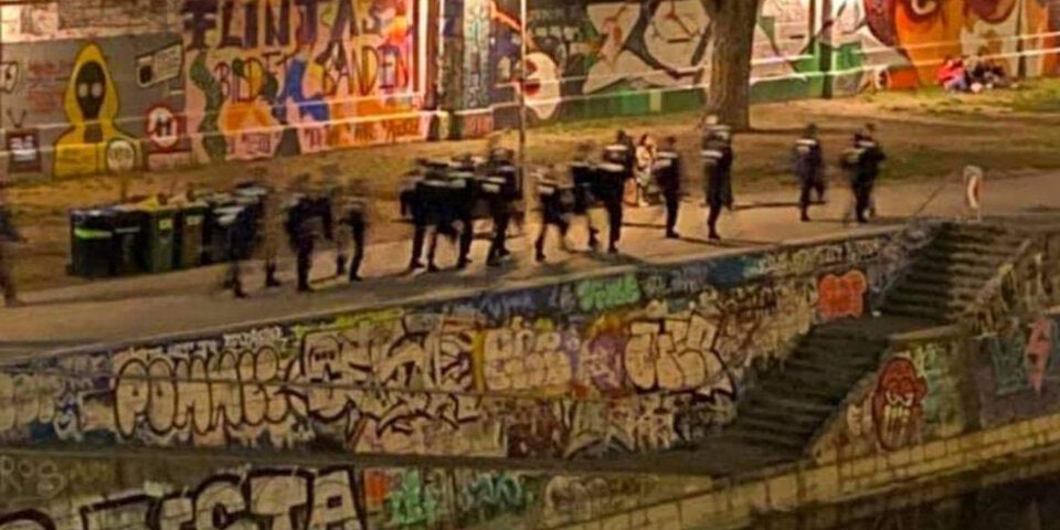 Keine Masken, kein Abstand: Wiener feiern Party am Donaukanal
