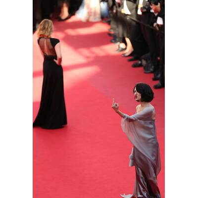 Asia Argento außer Rand und Band am Red Carpet