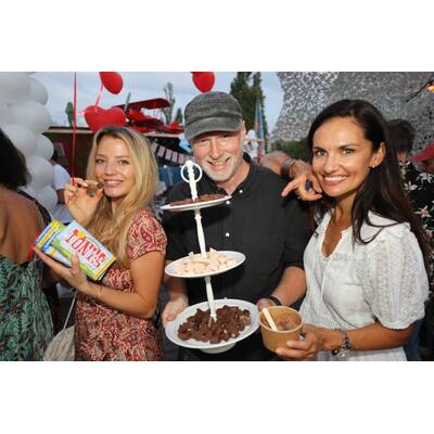 Russkaja Frontman Georgij Makazaria mit Model Tanja Duhovic 