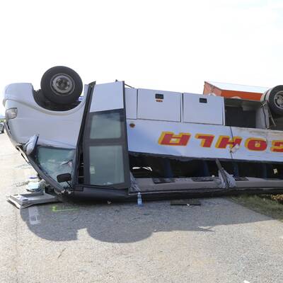 Bilder vom Schulbusunfall in Schwand