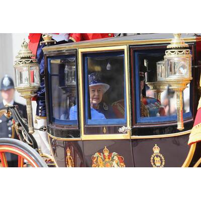 Queen feiert Geburtstag bei 