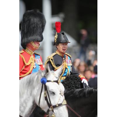 Queen feiert Geburtstag bei 