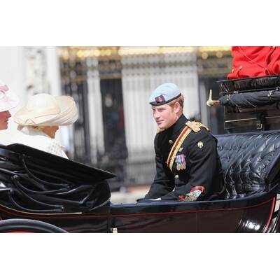 Queen feiert Geburtstag bei 