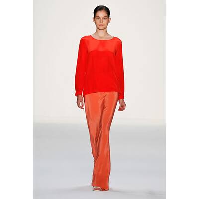 Hien Le Show - Mercedes-Benz Fashion Week 