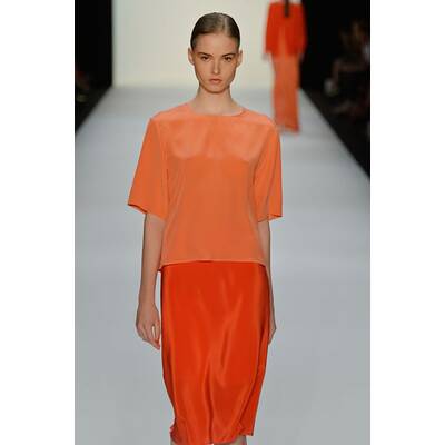 Hien Le Show - Mercedes-Benz Fashion Week 