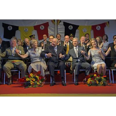 Belgiens König dankt ab: Bal National