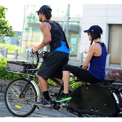 Taylor Lautner & Marie Avgeropoulos