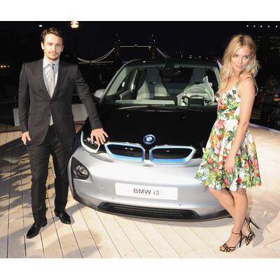 Sienna Miller im sexy Blümchen-Look