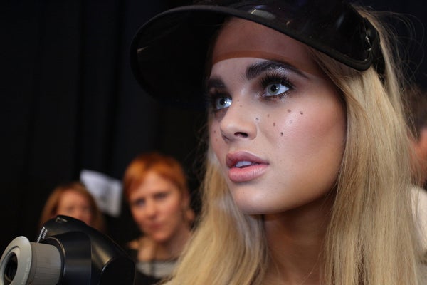 Fake-Sommersprossen als neuer Beauty-Trend