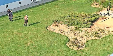In Gemeindebau: Bombenalarm auf Spielplatz