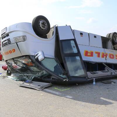 Bilder vom Schulbusunfall in Schwand