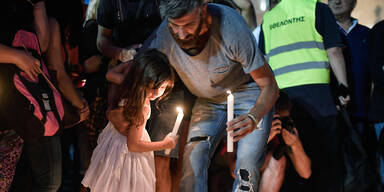 Hunderte Menschen bei Mahnwache in Athen