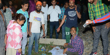 Bei Zugsungl&uuml;ck in Indien &uuml;ber 60 Tote