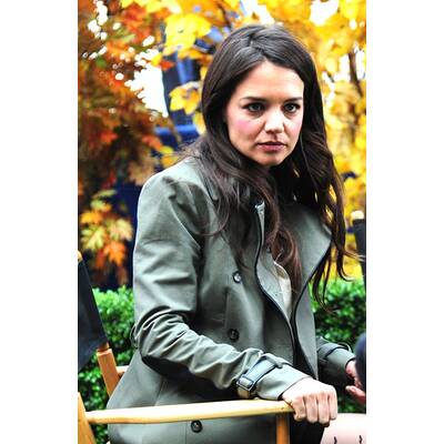 Katie Holmes: ein grauer Hingucker