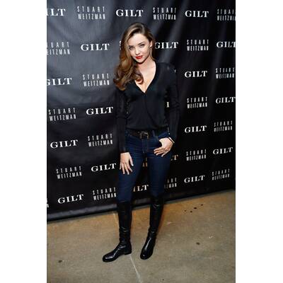 Stars feiern Stuart Weitzmanns 5050-Stiefel