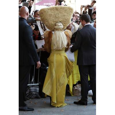 Lady Gaga skurril unterwegs in Berlin