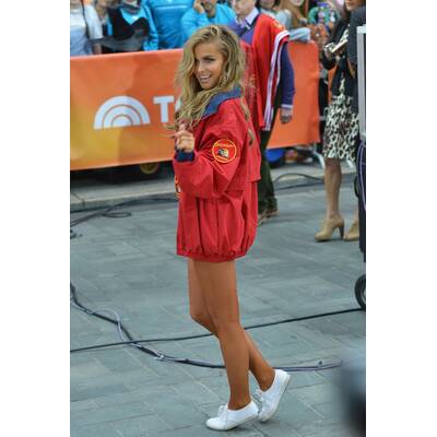 Carmen Electra zurück im Baywatch-Outfit