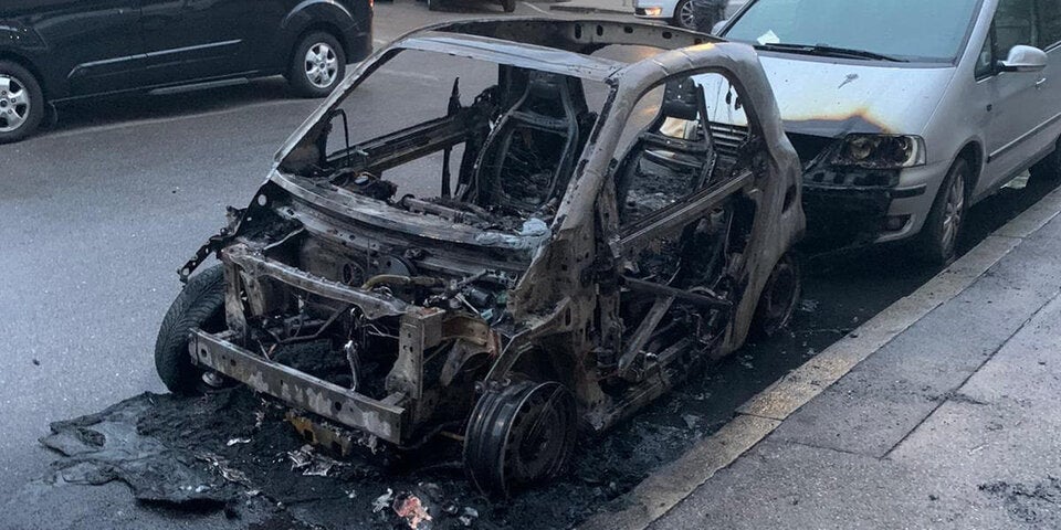 Spektakulärer Auto-Brand in Wien