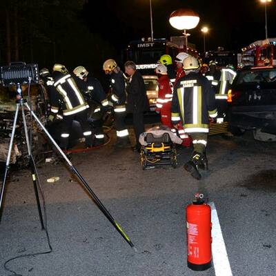 Bilder: Verletzte bei Unfall mit Reh