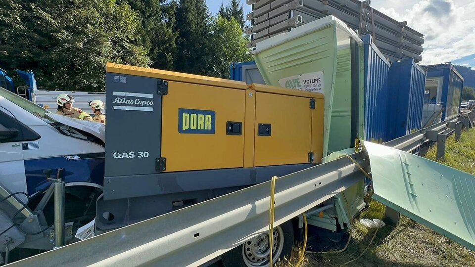 Bauarbeiter bei Unfall auf Klo eingeklemmt