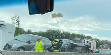 Stau-Chaos nach Unfall auf der A22