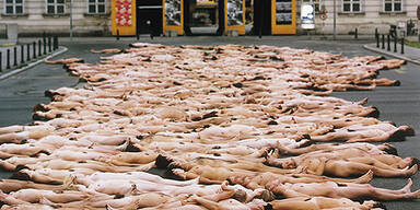 2.000 Nackte für zu Hause