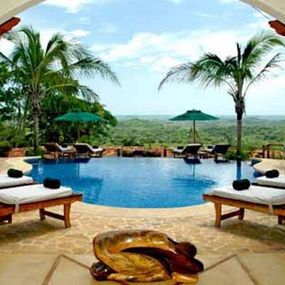 10. Corinthia Grand Hotel Royal