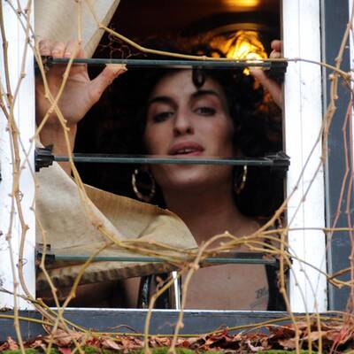 Amy Winehouse: Locken statt Nest