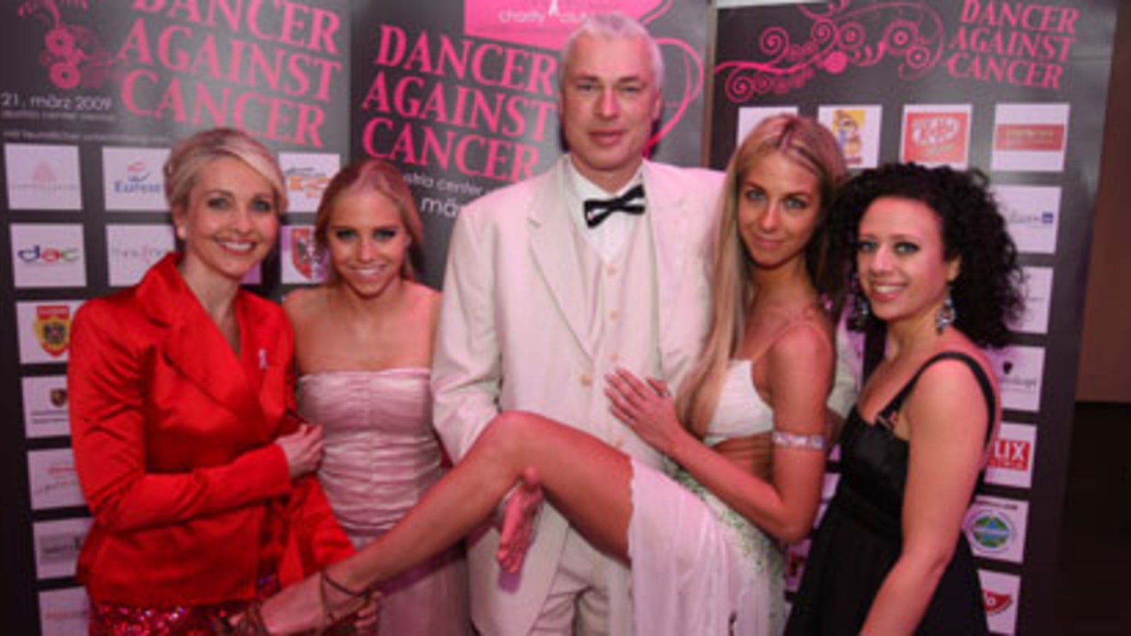 Tanzstars bei "Dancers Against Cancer" stars24