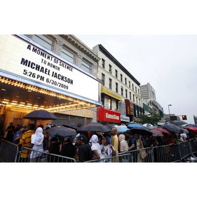 Hunderte Fans gedachten Michael Jackson