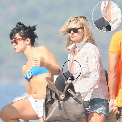 Kate Moss lässt den Busen blitzen