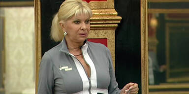 Ivana Trump lässt die Hüllen fallen