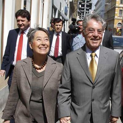 Fischer bei der Stimmabgabe