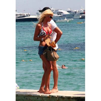 Victoria Silvstedt zeigt ihre Kurven