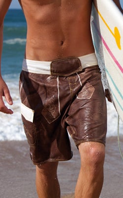 1 Board-Short. Coole Surfer-Tracht um 79,95 Euro bei Blue Tomato.