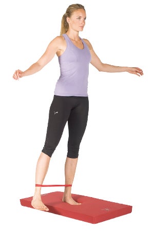 1 Für sexy Po & Beine: Einbeinstand