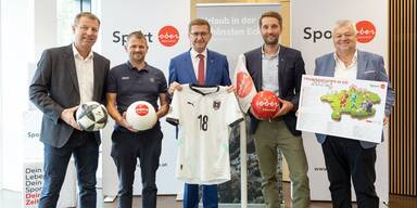 Markus Achleitner bei der Pr&auml;sentation der Sommercamps.