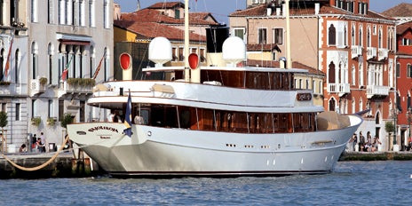 1 Johnny Depp auf der Privatjacht Vajoliroja