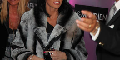 Katie Price in Wien angekommen