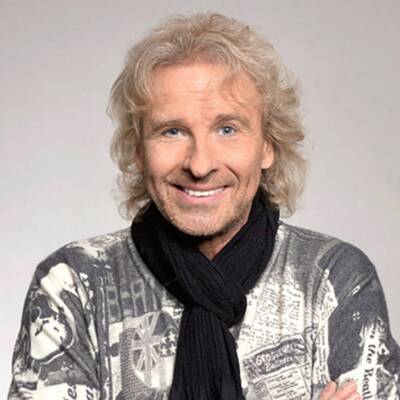 Rihanna - Queen of Downloads