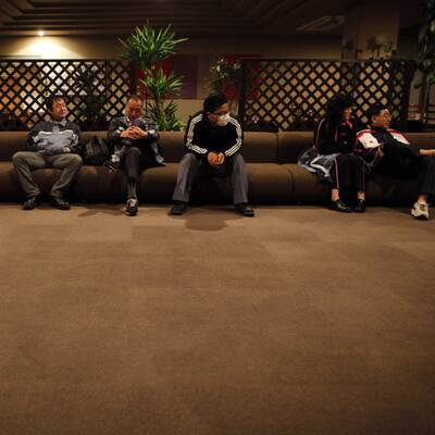 Japaner flüchten vor dem Beben ins Freie