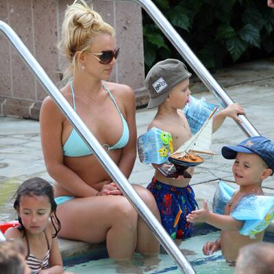 Britney Spears badet mit ihren Kids