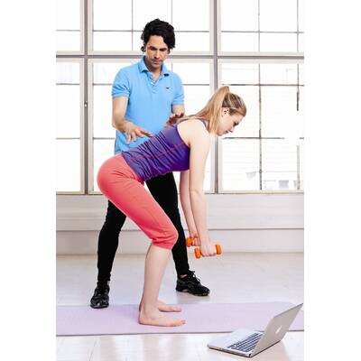 Larissa Marolt zeigt die besten Body-Straffer