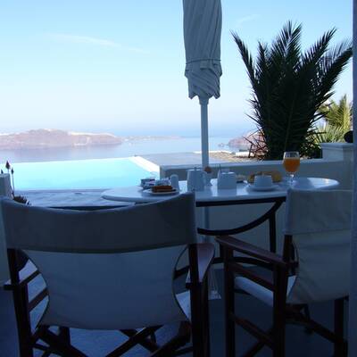 10. Veligandu Island Resort